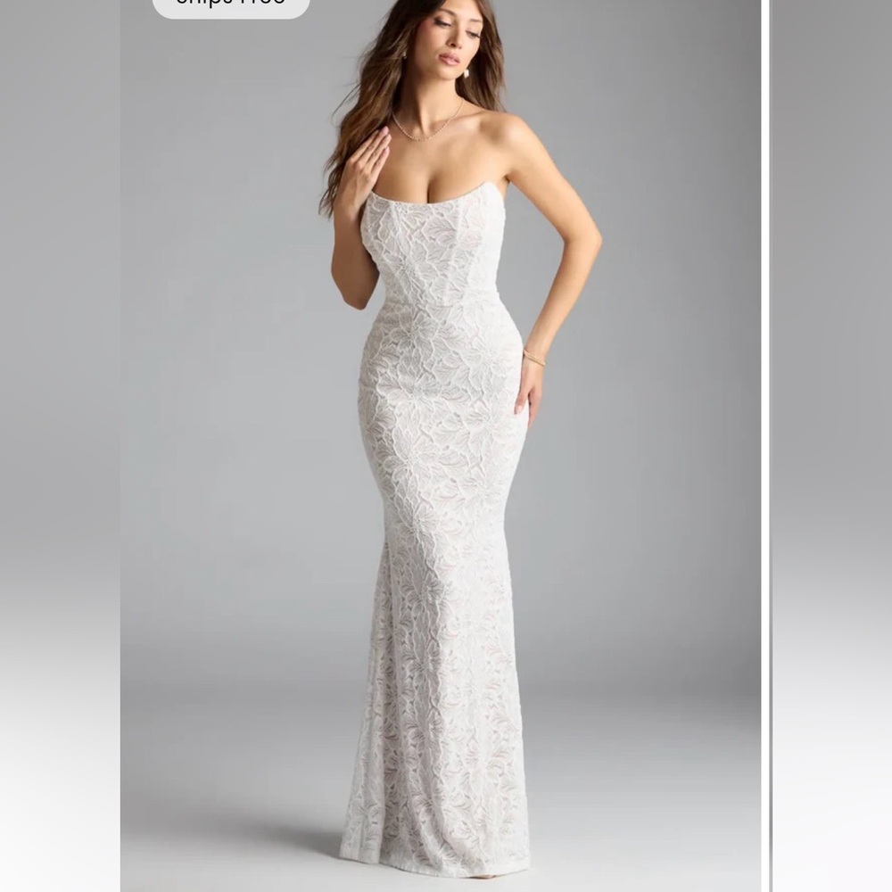 Windsor Elegant White Lace Mermaid Evening Dress